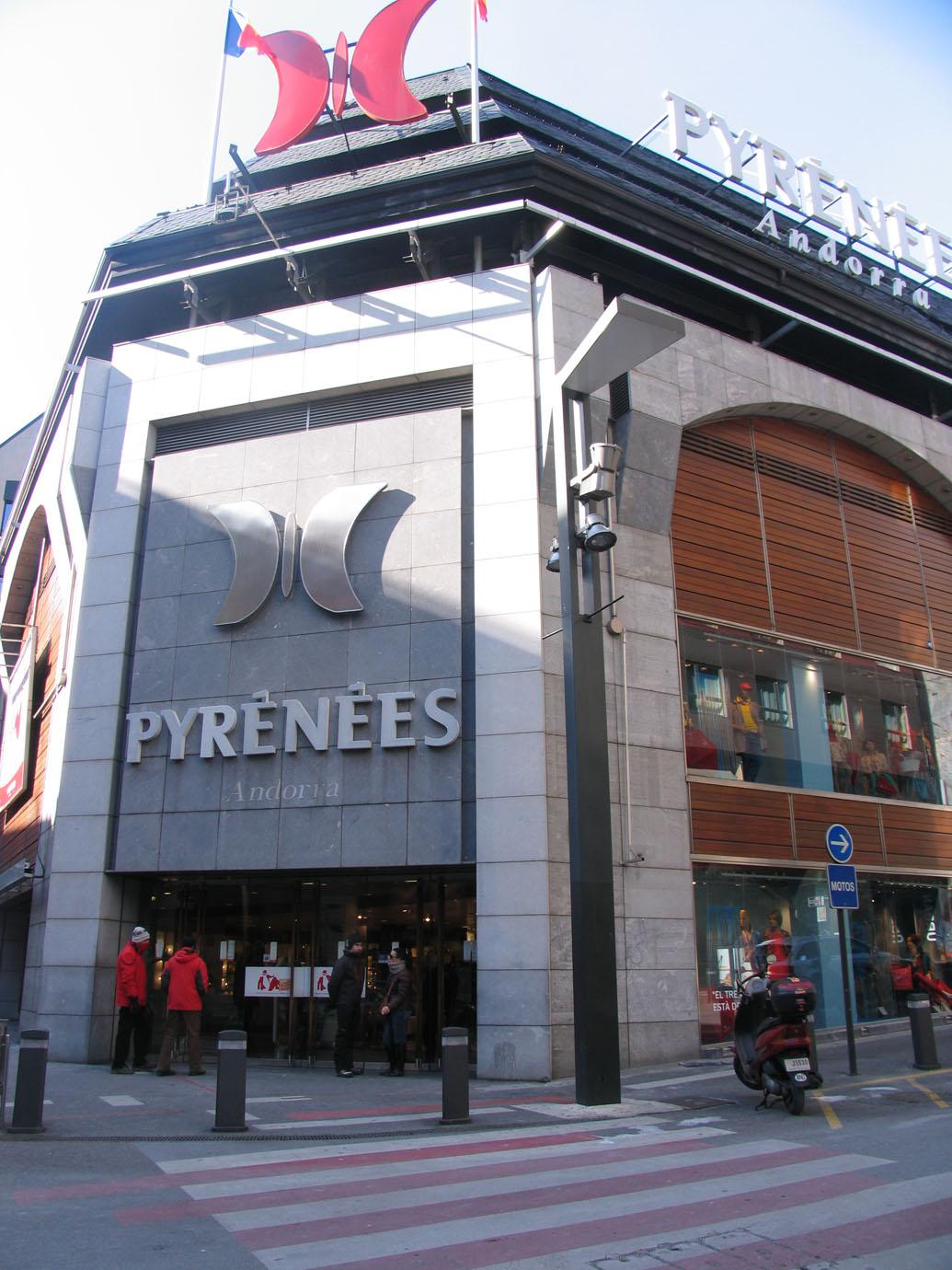 Фото Торговый центр Пиренес