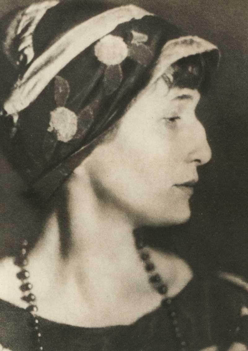 Анна Ахматова. Петроград. 1922 г. Фото М. Наппельбаума