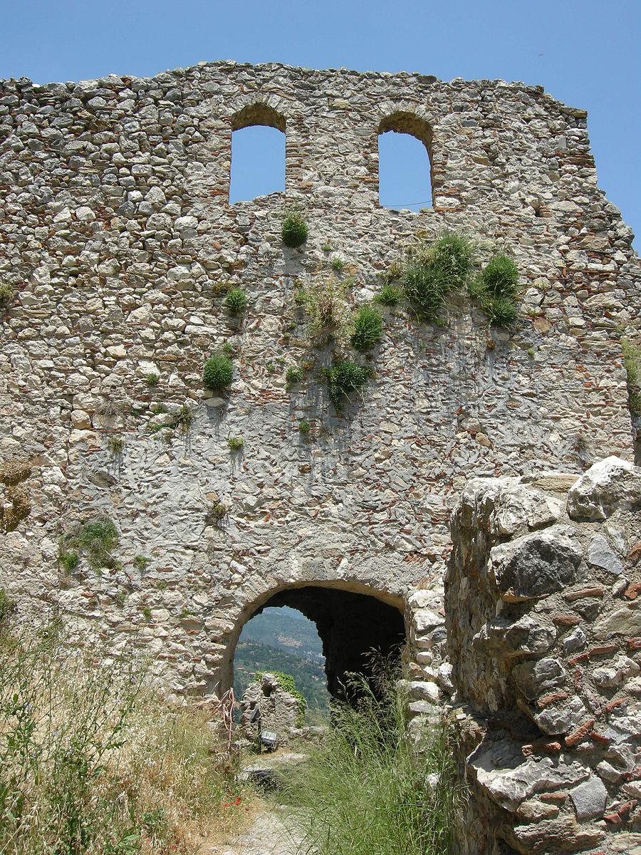 Фото Руины замка Салменико