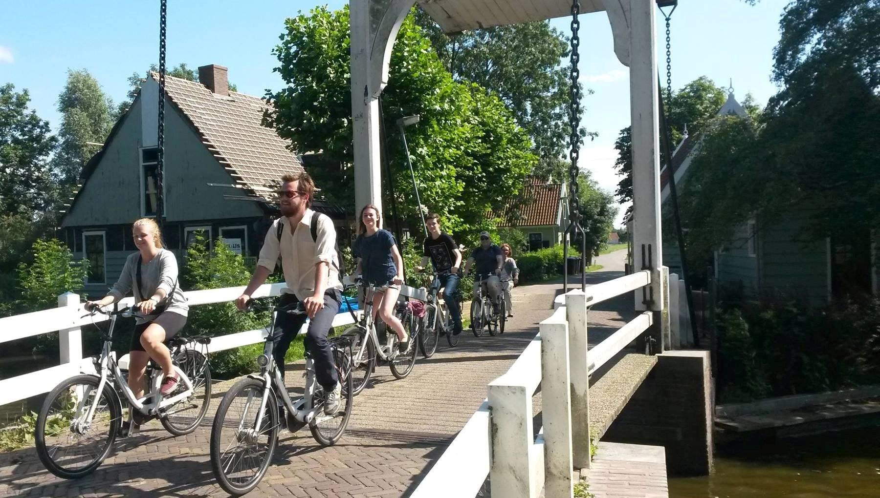 Фото We Bike Amsterdam - обзорная экскурсия на велосипедах