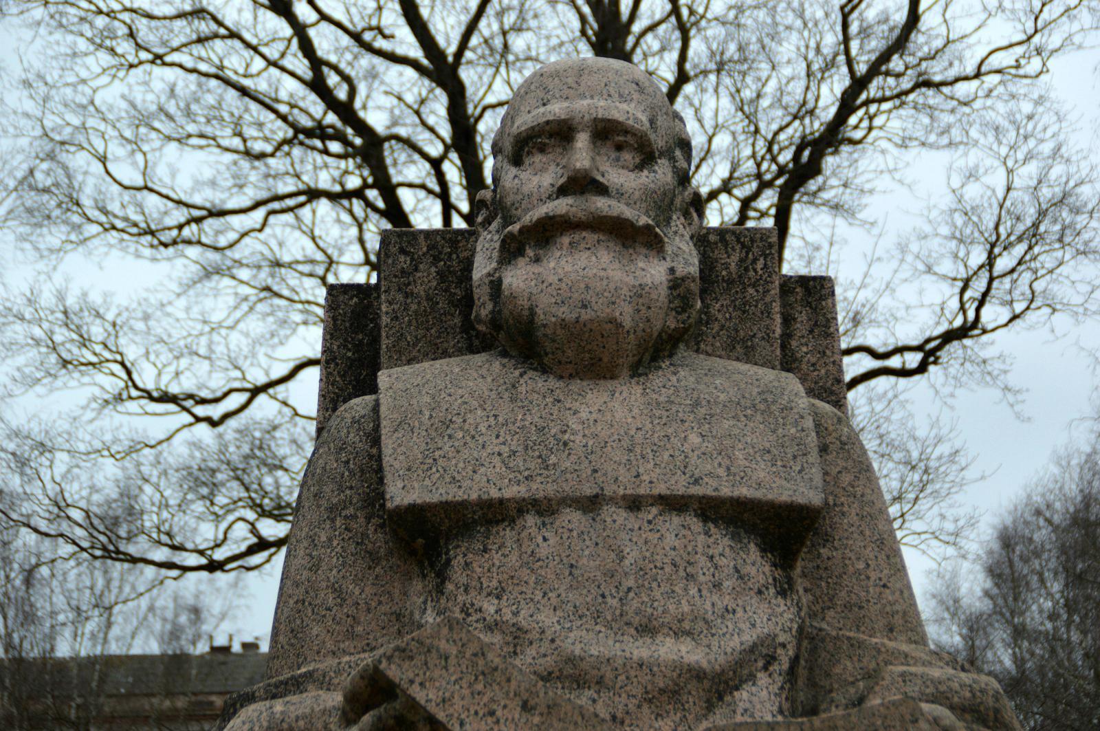 Фото Памятник Якобу Хурту