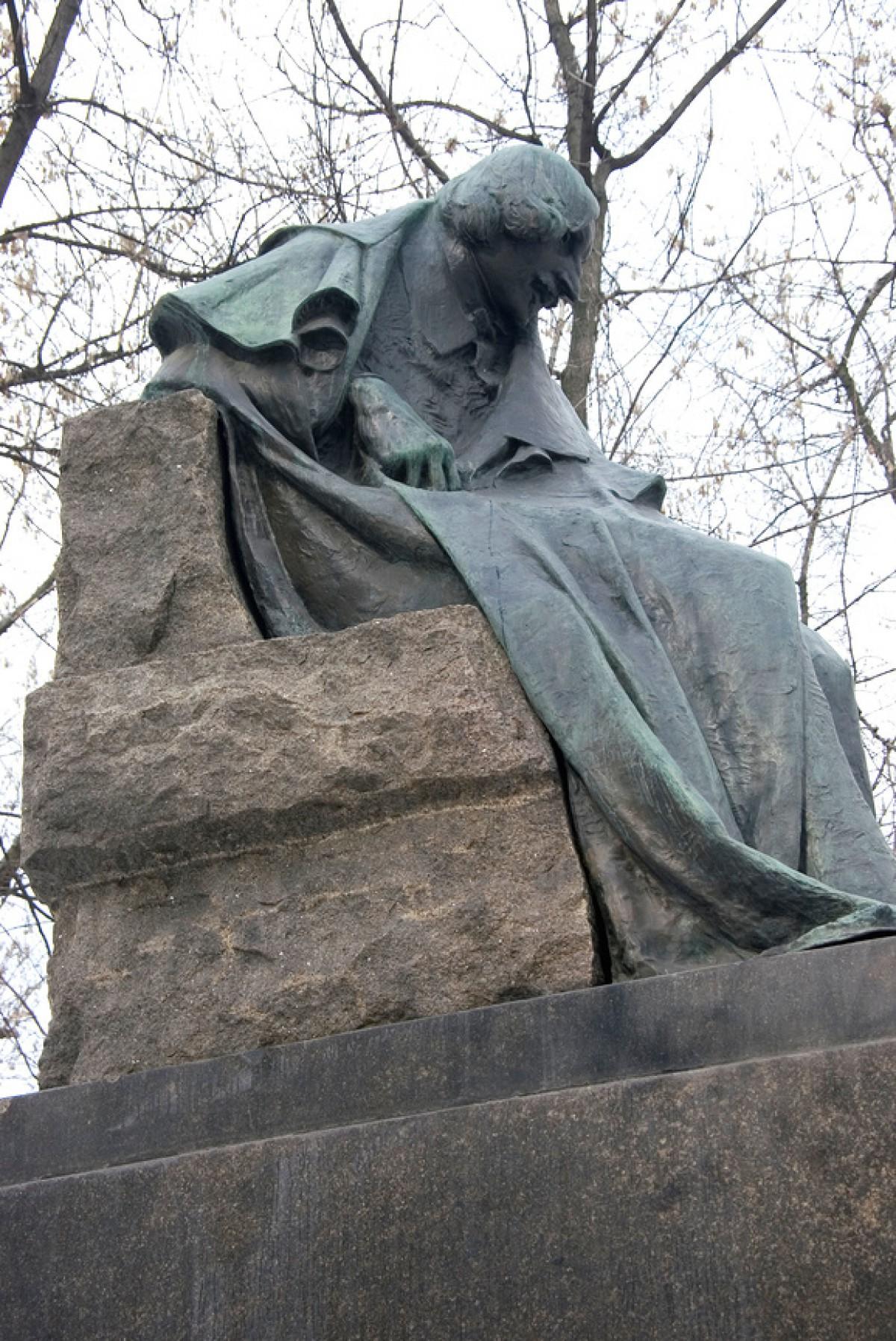 Фото Памятник Н.В. Гоголю