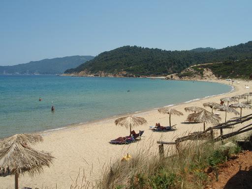 Пляж Мандраки Элиас (Скиатос)  