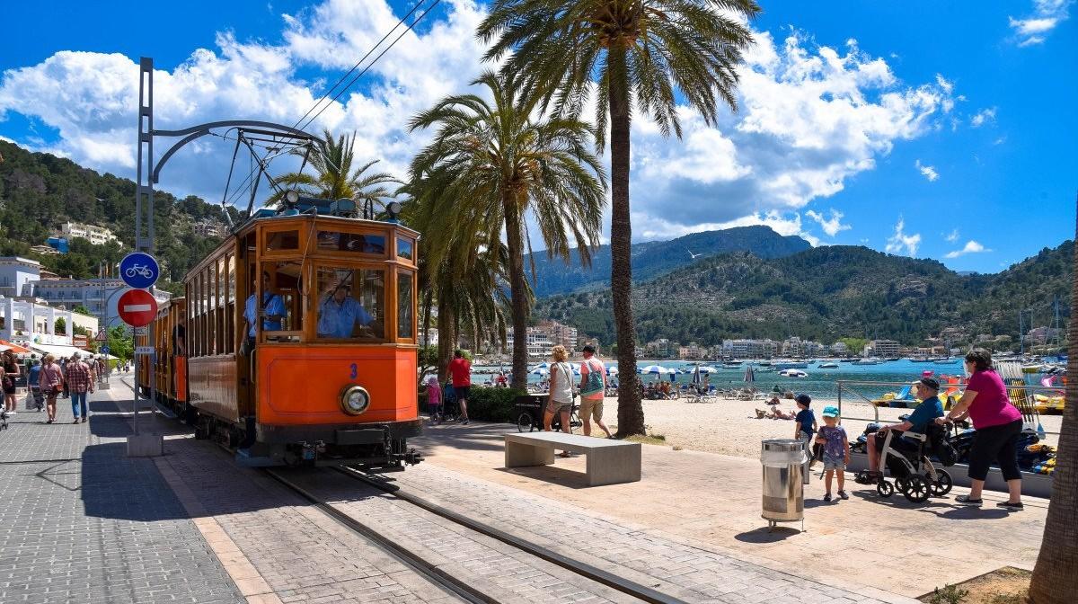 Порт де Сольер поезд