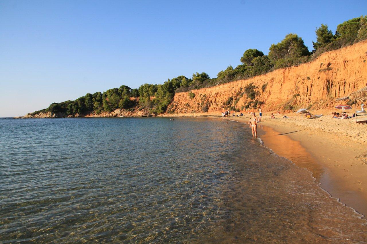 Пляж Мандраки Элиас (Скиатос)  